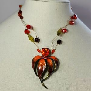 STUNNING Flower Necklace